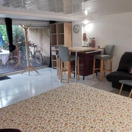 - Proche Gare Sncf & Bus Le Mans